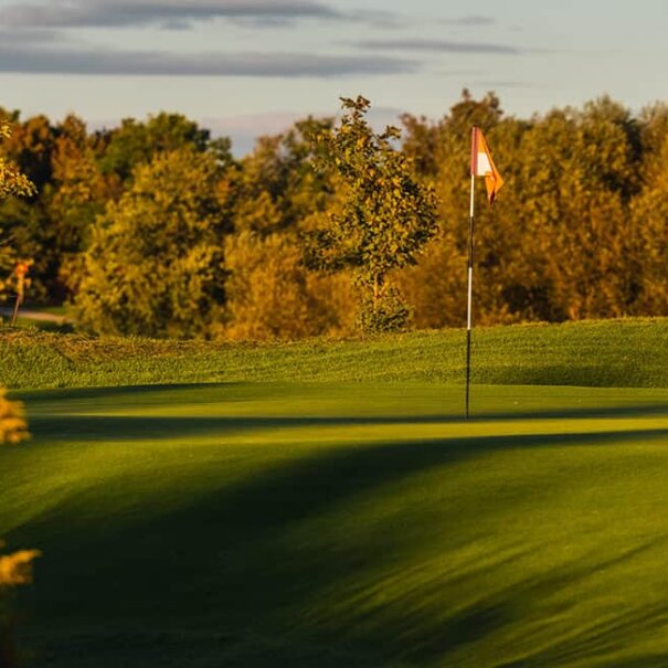 Angus-Glen-Golf-Club---South-15-Greenside-opt